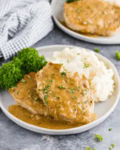 Crock Pot Pork Chops Everyone Loves (4-Ingredient Recipe)